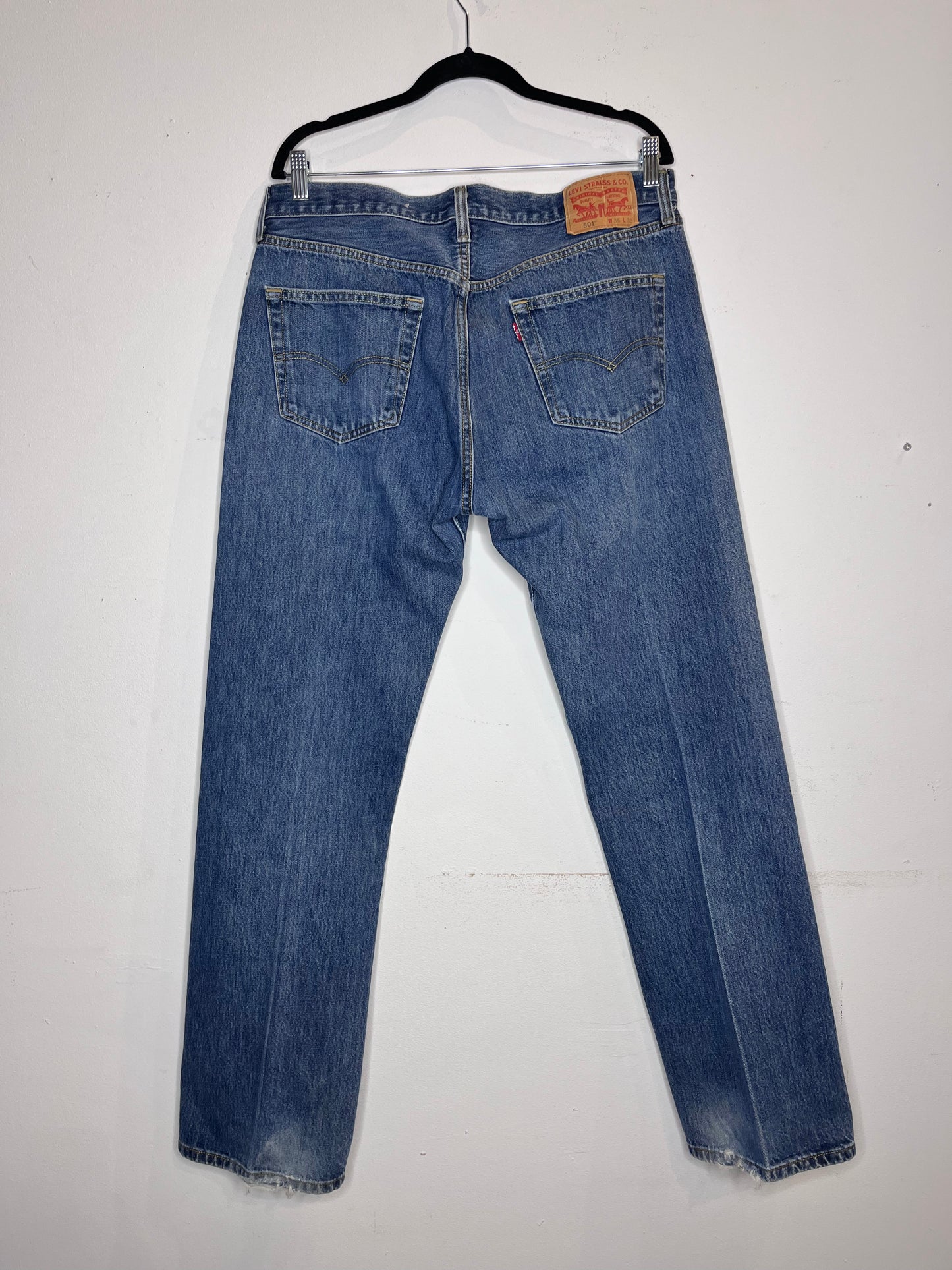 Levi 501 - Medium Wash