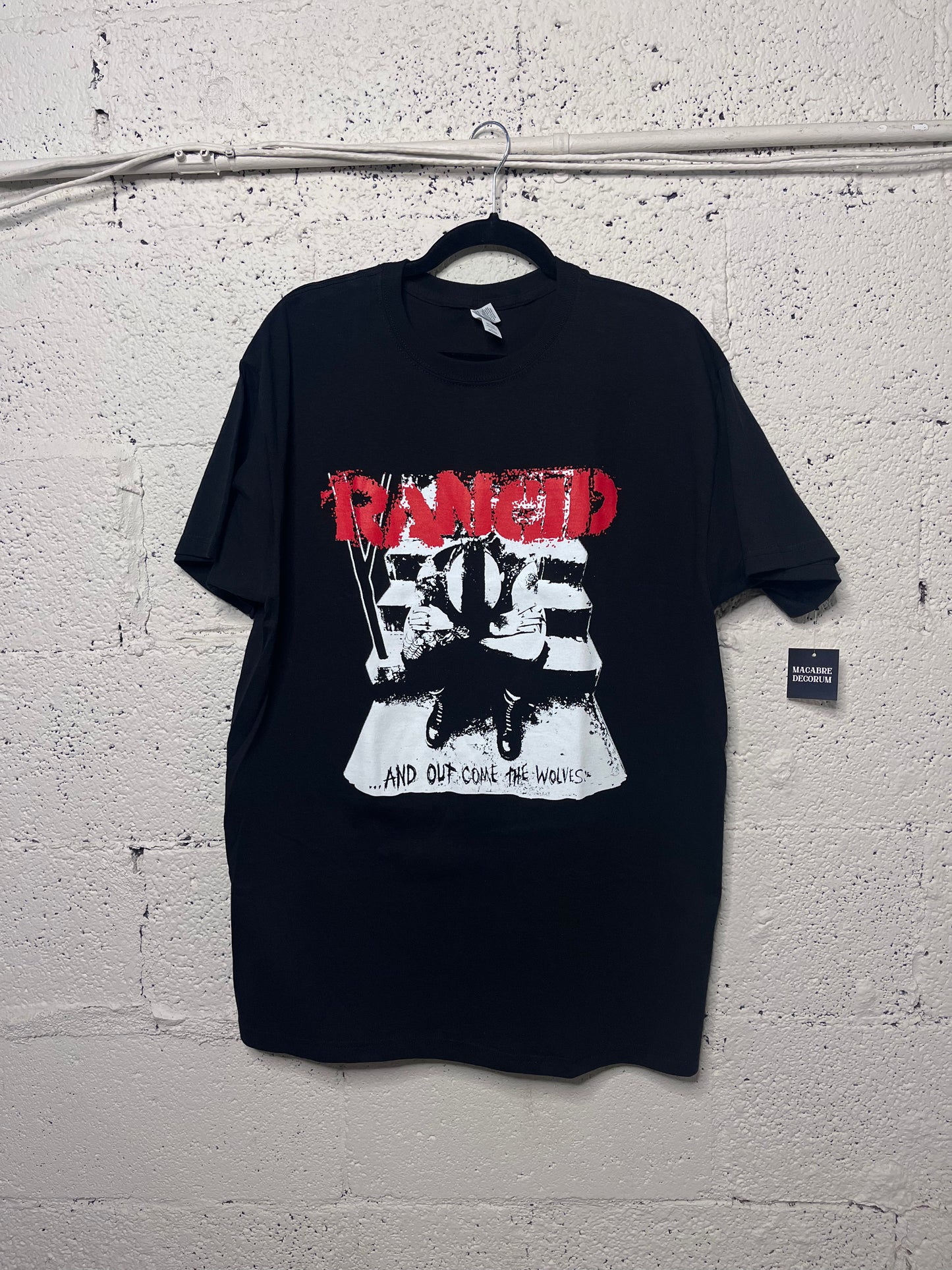 Rancid - ... And Out Come the Wolves