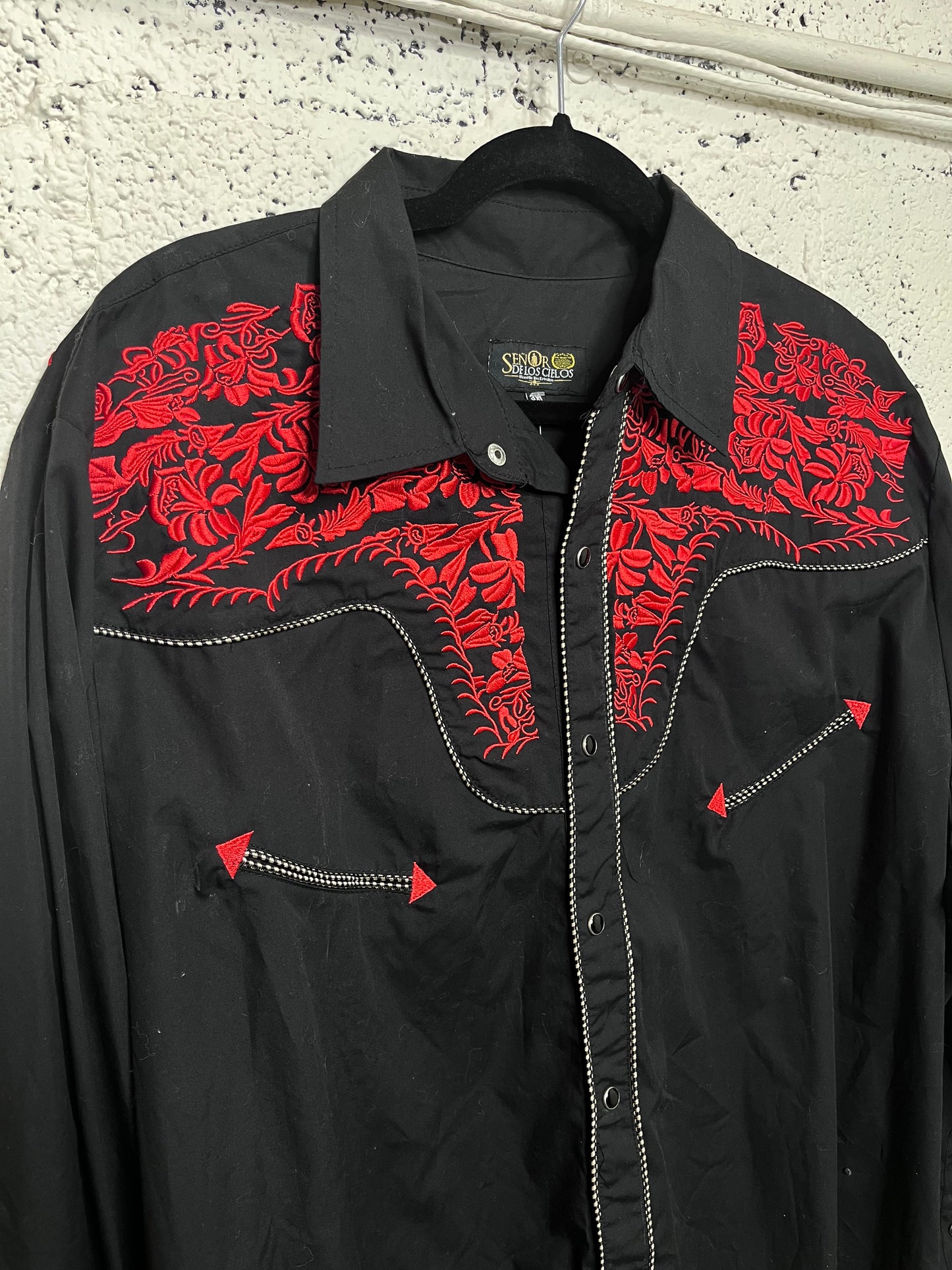 Black and Red Western Embroidered Pearl Snap Button Up