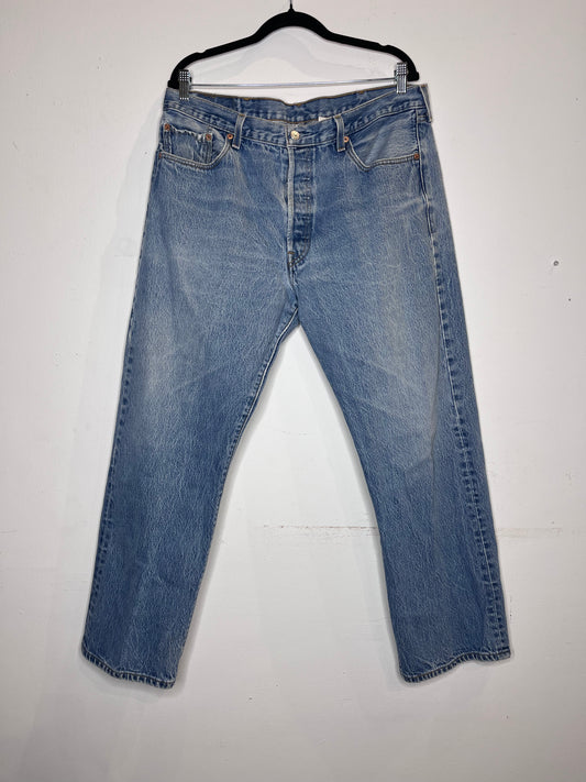 Levi 501 - light wash