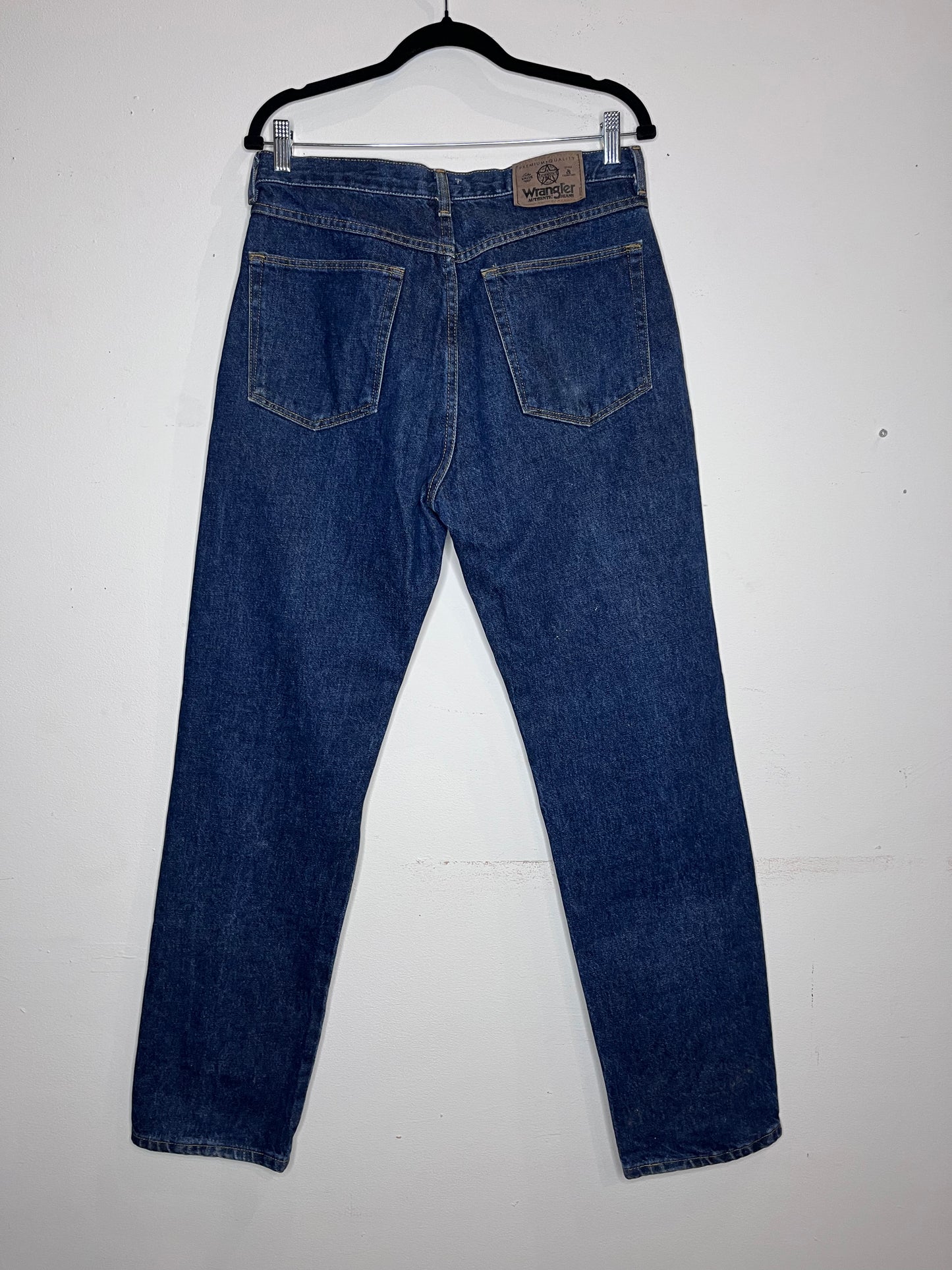 Wrangler - dark wash